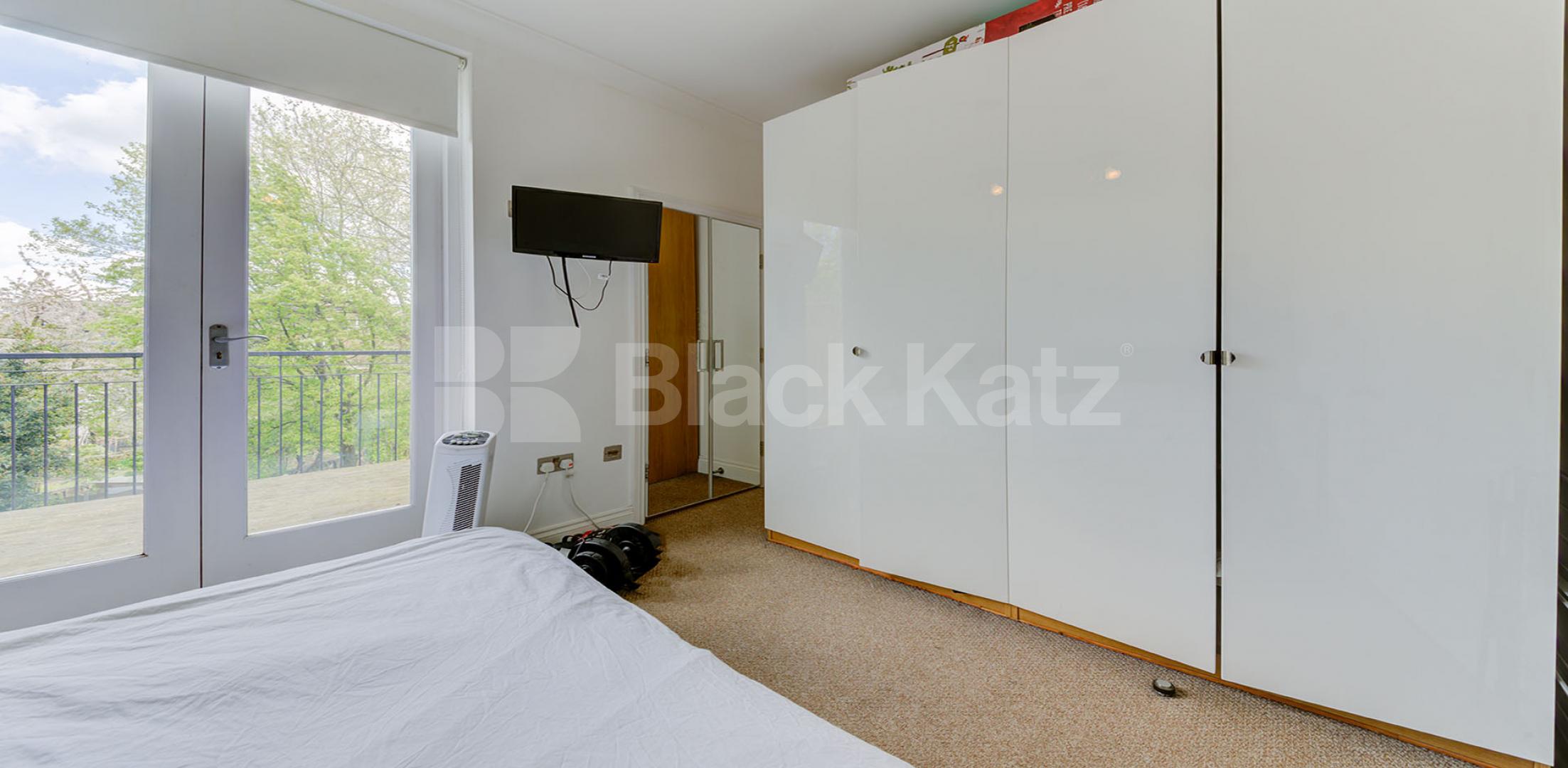 			2 Bedroom, 1 bath, 1 reception Flat			 Hillmarton Road, HILLMARTON CONSERVATION